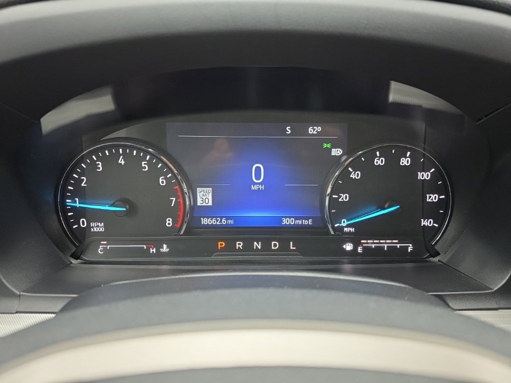 Used 2022 Ford Explorer XLT w/ Equipment Group 202A AWD/4WD image 29