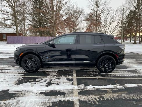 Used 2025 Chevrolet Equinox EV RS image 4