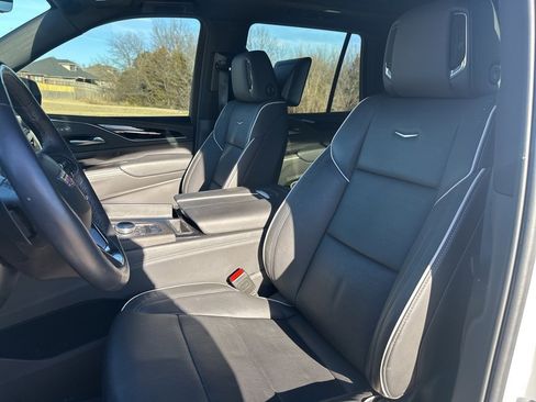 Used 2024 Cadillac Escalade Sport image 5