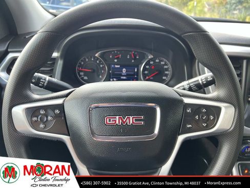 Certified 2023 GMC Acadia SLE w/ Driver Convenience Package image 17