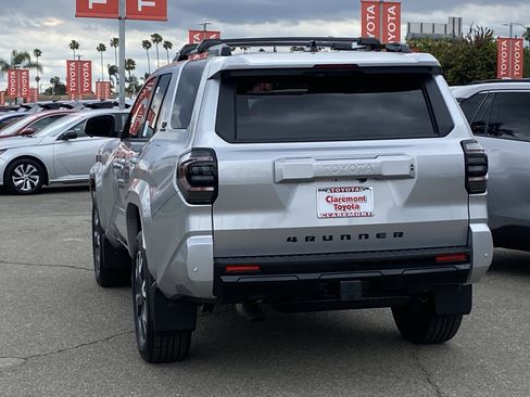 New 2026 Toyota 4Runner TRD Sport Premium AWD/4WD image 4