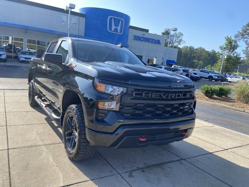 Used 2024 Chevrolet Silverado 1500 Custom Trail Boss AWD/4WD image 2