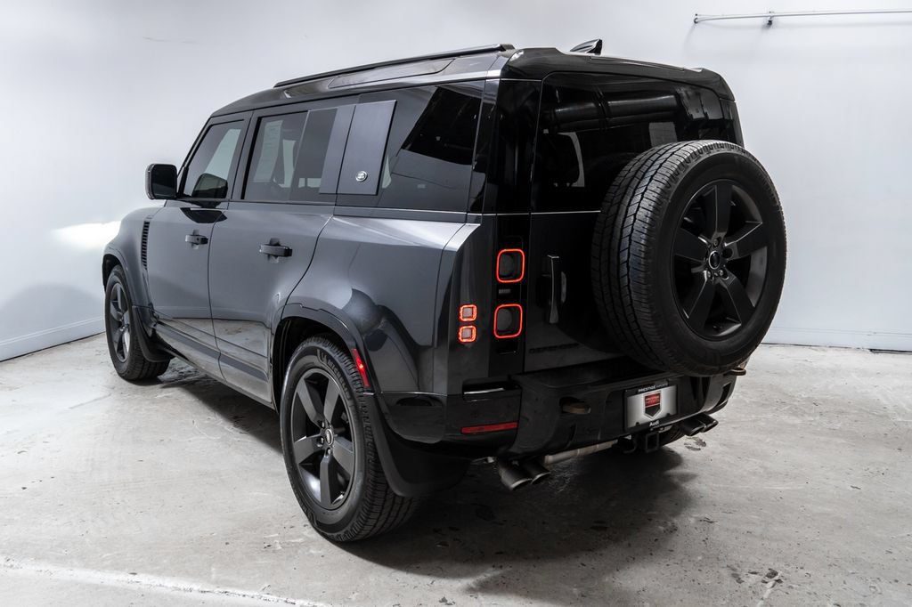 Used 2023 Land Rover Defender 110 V8 AWD/4WD image 3