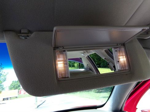 Used 1996 Cadillac De Ville Sedan FWD image 53