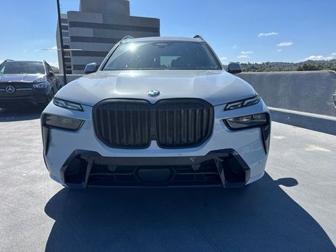 Used 2024 BMW X7 xDrive40i w/ M Sport Package AWD/4WD image 2
