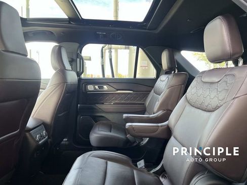 Used 2025 Ford Explorer Platinum w/ LUX Leather Package image 27