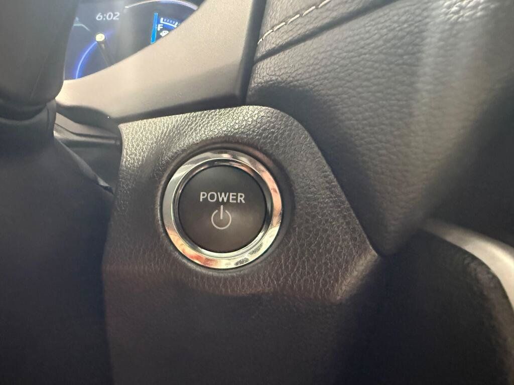 Used 2025 Toyota RAV4 XLE AWD/4WD image 33
