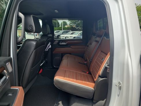 Used 2024 GMC Sierra 2500 Denali Ultimate AWD/4WD image 12