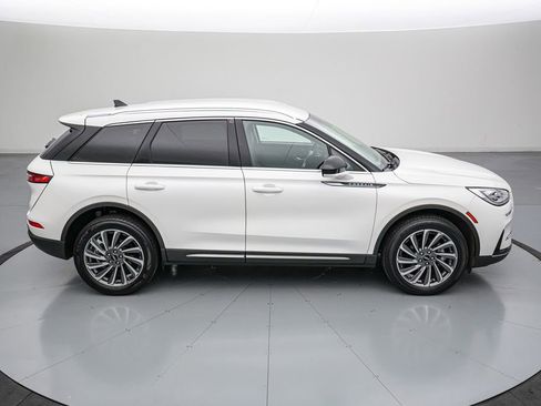 Used 2023 Lincoln Corsair Reserve FWD image 3