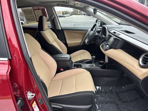 Used 2018 Toyota RAV4 XLE image 33