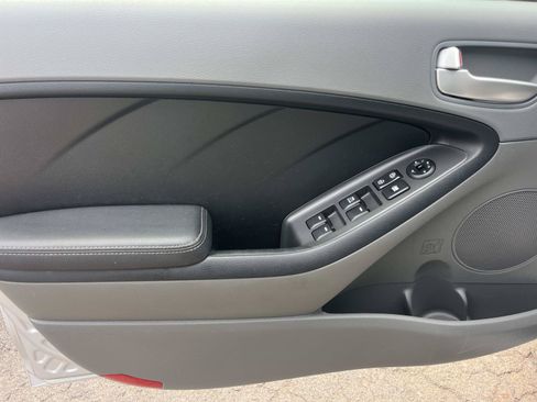 Used 2018 Kia Forte LX FWD image 25