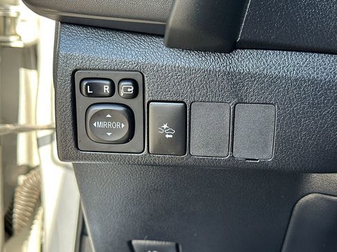 Used 2018 Toyota Corolla iM FWD image 20
