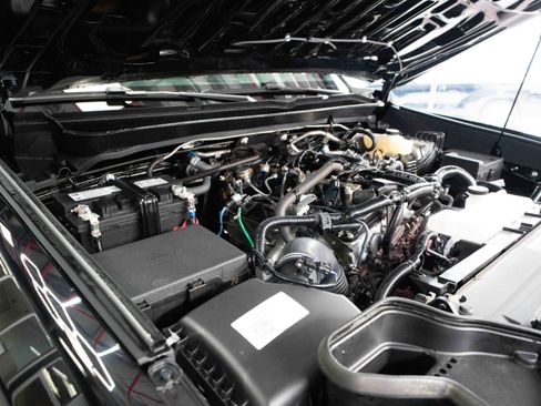 Certified 2025 Toyota Tacoma SR5 image 32