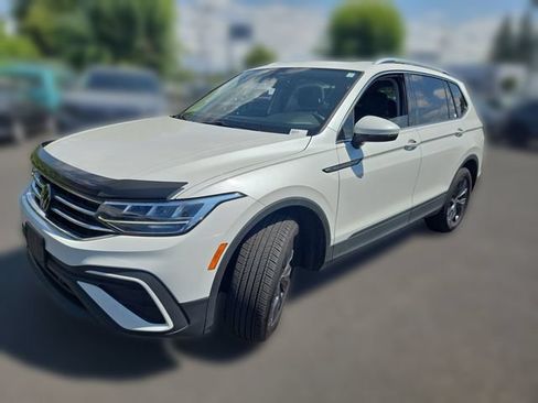 Used 2023 Volkswagen Tiguan SE AWD/4WD image 6