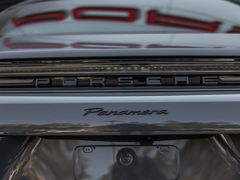 Used 2025 Porsche Panamera image 22