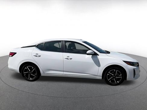 Used 2025 Nissan Sentra SV FWD image 13