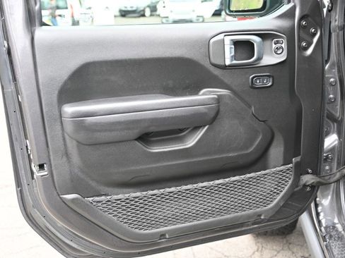 Used 2024 Jeep Wrangler Unlimited AWD/4WD image 23