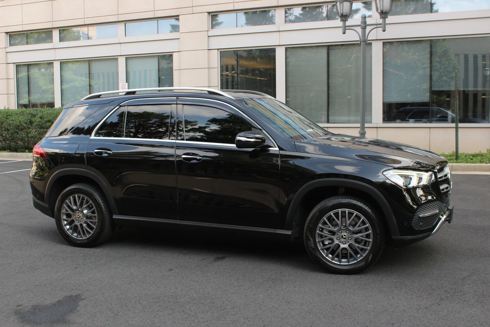 Used 2022 Mercedes-Benz GLE 350 image 2