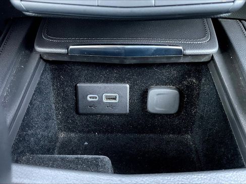 Used 2023 Cadillac XT4 Premium Luxury image 32