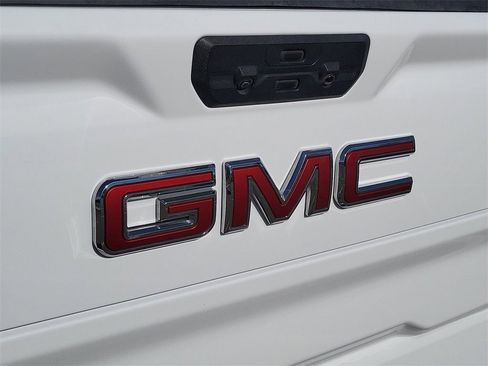 Certified 2024 GMC Sierra 1500 SLT image 12