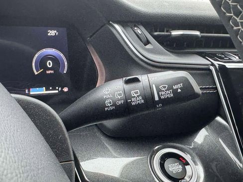 Used 2023 Jeep Grand Cherokee Laredo image 24