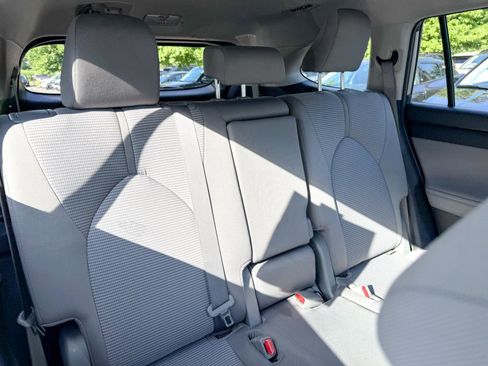 Used 2022 Toyota Highlander LE image 13