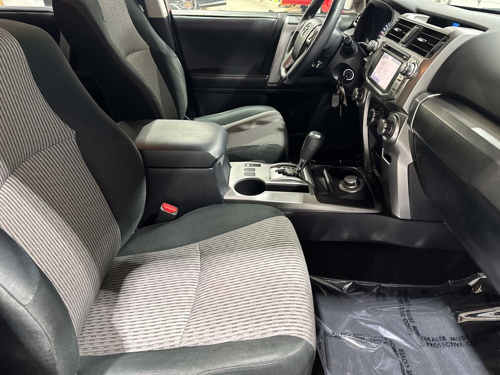 Used 2016 Toyota 4Runner SR5 AWD/4WD image 18