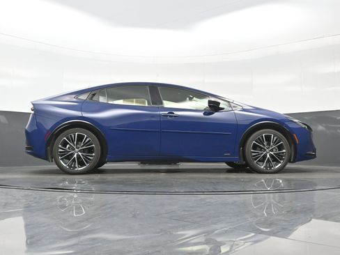 Used 2024 Toyota Prius XLE image 33