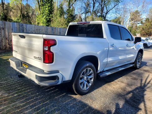 Used 2020 Chevrolet Silverado 1500 High Country w/ Technology Package image 10