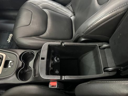 Certified 2018 Jeep Cherokee Limited w/ Trailer Tow Group AWD/4WD image 28