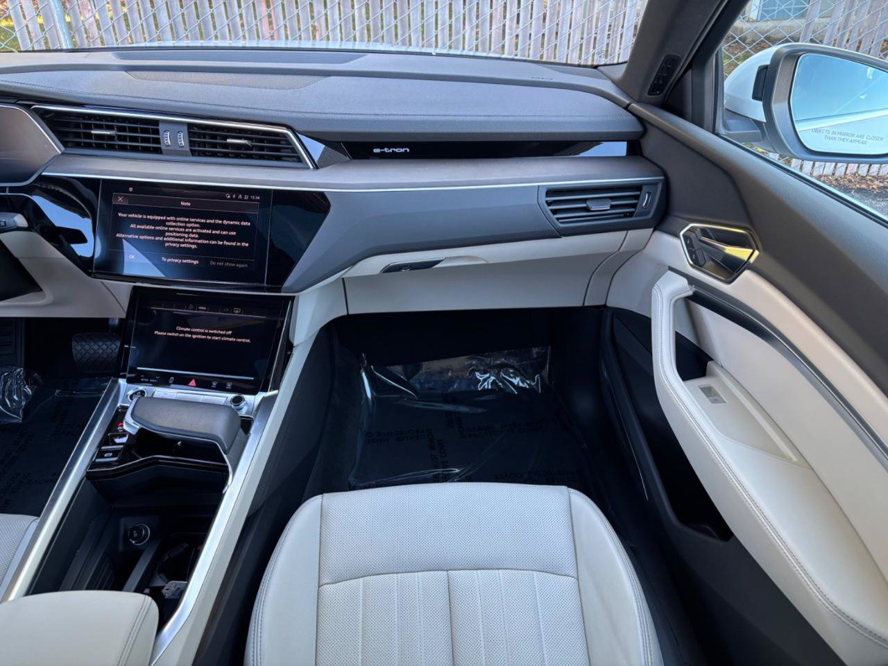 Used 2024 Audi Q8 e-tron Premium Plus AWD/4WD image 17