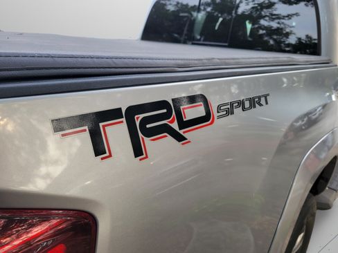 Used 2018 Toyota Tacoma TRD Sport RWD image 30
