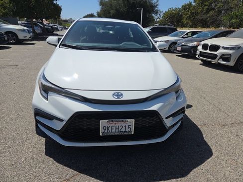Used 2024 Toyota Corolla SE w/ SE Premium Package FWD image 8
