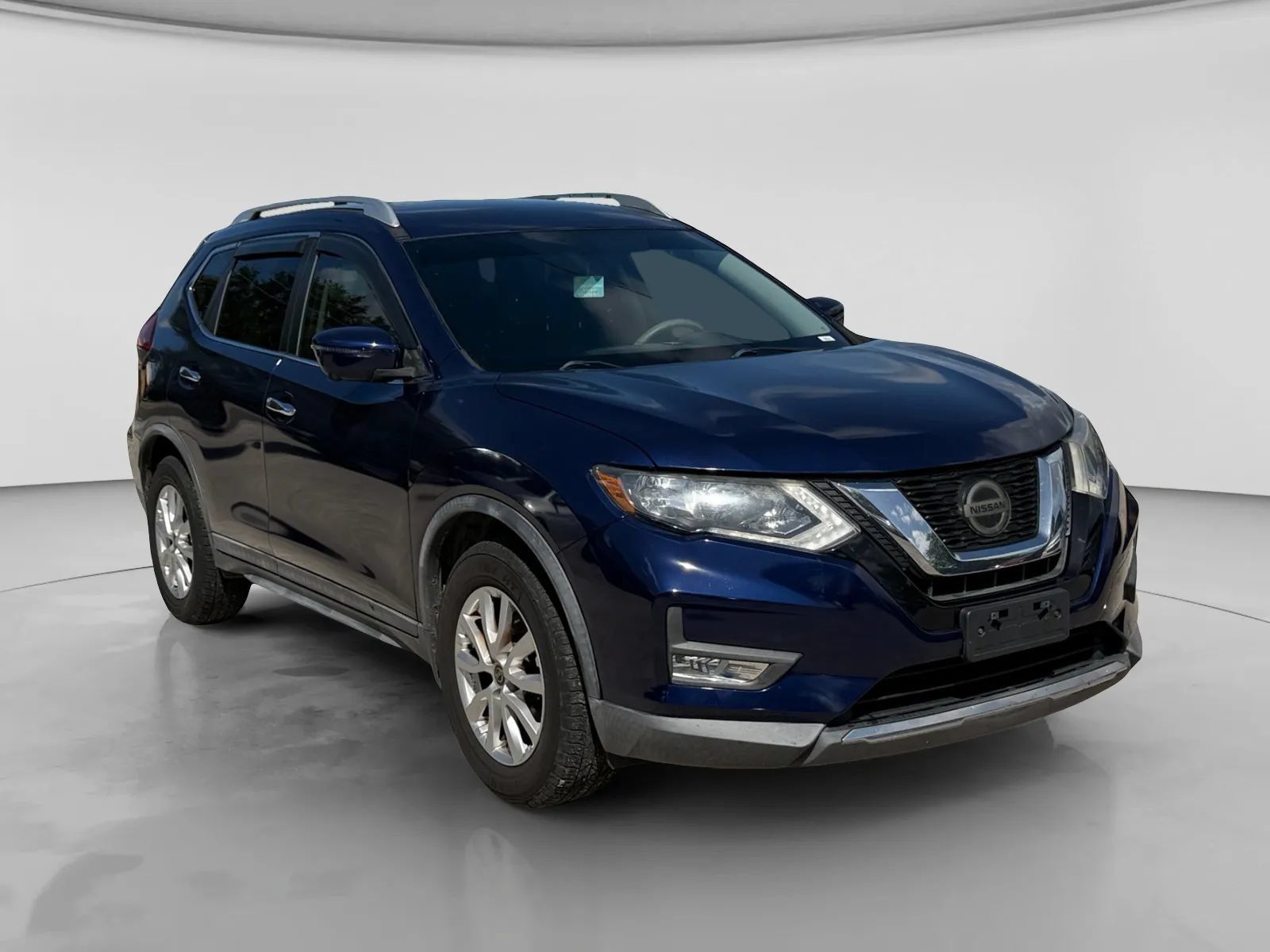 Used 2018 Nissan Rogue SV w/ Premium Package FWD image 7