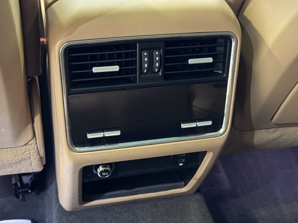 Certified 2023 Porsche Cayenne Platinum Edition AWD/4WD image 23