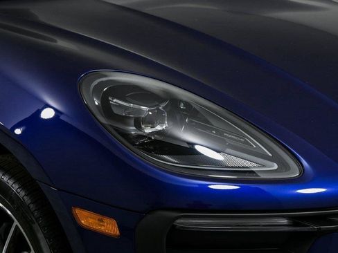 Used 2026 Porsche Macan AWD/4WD image 38