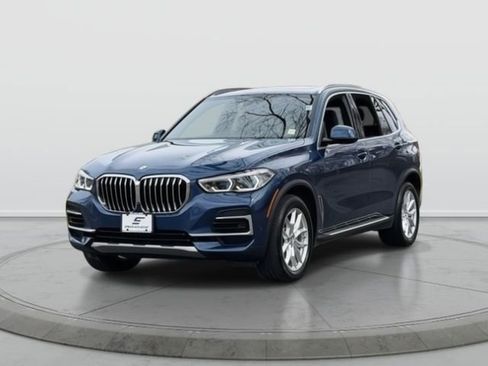 Used 2023 BMW X5 xDrive40i w/ Executive Package AWD/4WD image 3