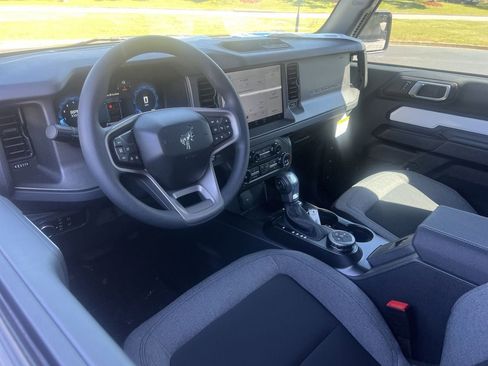 New 2026 Ford Bronco 2-Door AWD/4WD image 2