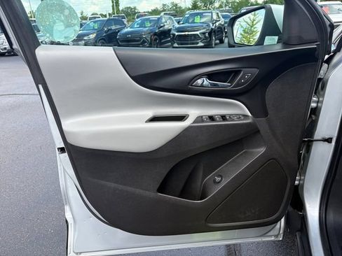 Used 2018 Chevrolet Equinox LT AWD/4WD image 18