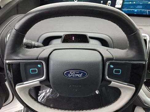 Used 2025 Ford Expedition Platinum AWD/4WD image 22