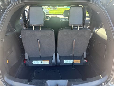 Used 2014 Ford Explorer XLT w/ Equipment Group 202A AWD/4WD image 18