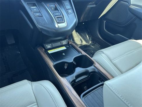Used 2022 Honda CR-V Touring image 18