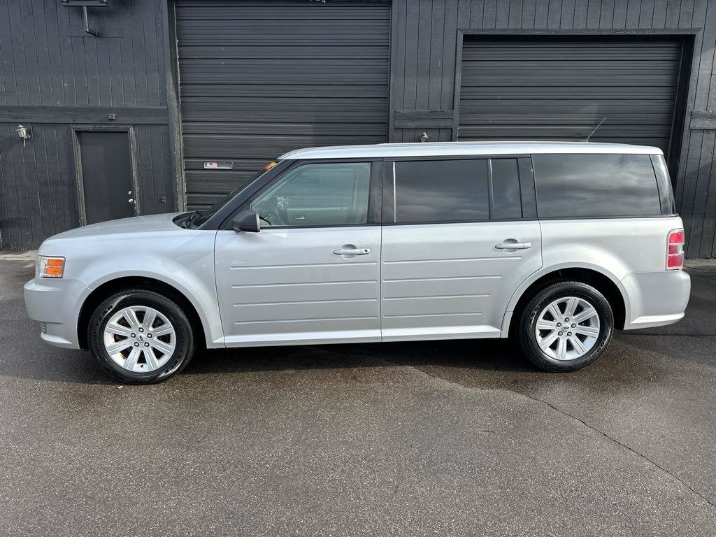 Used 2012 Ford Flex SE FWD image 2