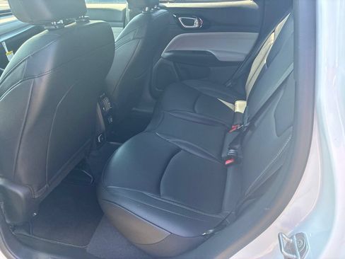Certified 2025 Jeep Compass Limited AWD/4WD image 7