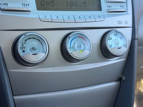 Used 2009 Toyota Camry FWD image 13
