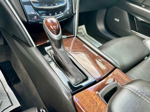 Used 2013 Cadillac XTS Premium FWD image 29
