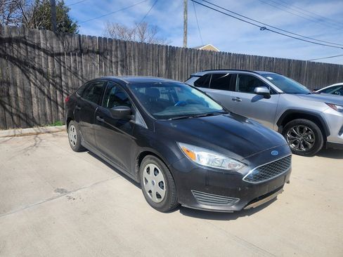 Used 2018 Ford Focus S image 6