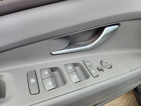 New 2025 Hyundai Elantra SEL image 29