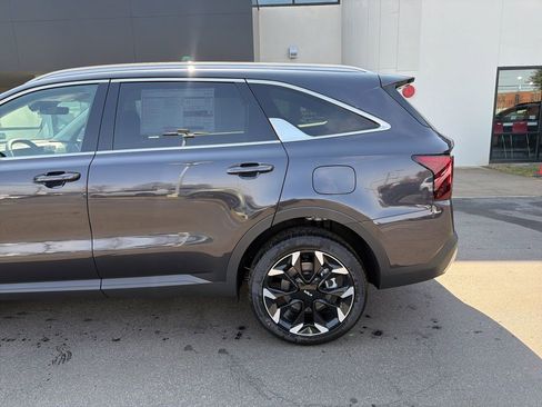 New 2026 Kia Sorento EX image 9