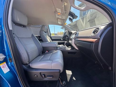 Used 2018 Toyota Tundra Limited w/ Limited Premium Package AWD/4WD image 23